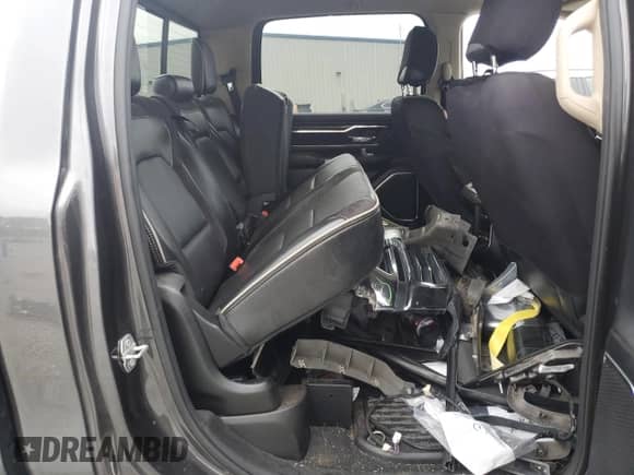 2019 Ram 1500 Laramie с VIN 1C6SRFJT0KN587839, выставлен на аукционе Copart как лот 81923715 с пробегом 172 305 миль миль и Списание • Salvage title. История ставок и продаж доступна на DreamBid. Изображение 10.