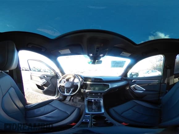 ✅ 2023 Audi Q3 S line Premium Plus • VIN: WA1EECF37P1025146 • Lot: 41520532. Wystawiony na IAAI z przebiegiem 36 717 mil. Bezpłatny archiwum sprzedaży aukcyjnych z USA i szczegółowy raport historii pojazdu na DreamBid. Zdjęcie 18.