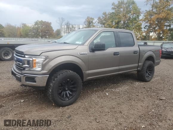 ✅ 2019 Ford F-150 Lariat • VIN: 1FTEW1EP5KFC33940 • Lot: 85819745. Wystawiony na Copart z przebiegiem 104 625 mil. Bezpłatny archiwum sprzedaży aukcyjnych z USA i szczegółowy raport historii pojazdu na DreamBid. Zdjęcie 1.