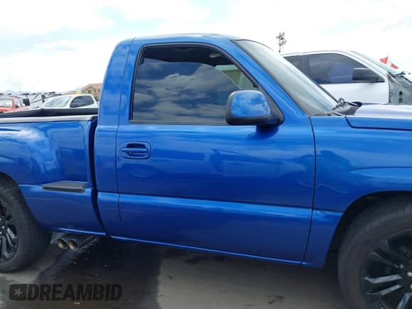 2004 Chevrolet Silverado 1500 z VIN 1GCEC14T74Z219580, wystawiony jako IAAI lot #42222937 z przebiegiem 125 770 mil mil oraz . Historia ofert i sprzedaży dostępna na DreamBid. Obrazek 13.