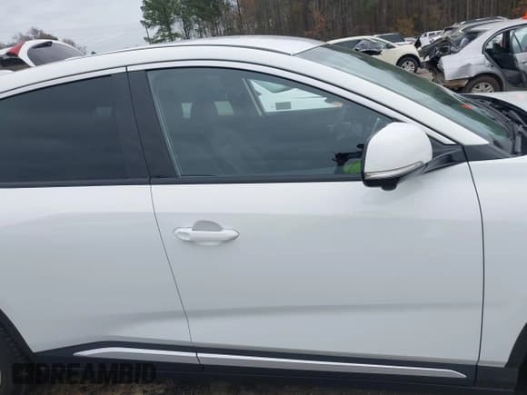 ✅ 2024 VinFast VF 8 Eco • VIN: RLLV1AEB4RH007847 • Лот: 40996888. Опубликован ранее на IAAI с пробегом 2 300 миль. Бесплатный доступ к архиву аукционных продаж из США и подробный отчёт об истории автомобиля на DreamBid. Изображение 13.