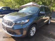 ✅ 2020 Kia Sorento LX • VIN: 5XYPGDA38LG624007 • Лот: 43271836. Опубликован ранее на IAAI с пробегом 129 483 миль. Бесплатный доступ к архиву аукционных продаж из США и подробный отчёт об истории автомобиля на DreamBid. Изображение 2.