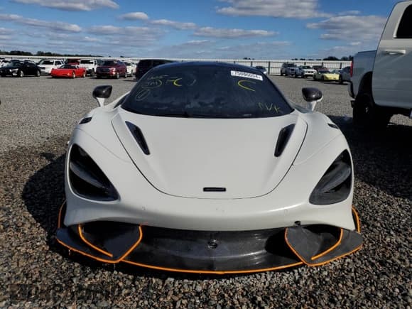 ✅ 2021 McLaren 765LT • VIN: SBM14RCAXMW765454 • Lot: 75086054. Wystawiony na Copart z przebiegiem Nie podano. Bezpłatny archiwum sprzedaży aukcyjnych z USA i szczegółowy raport historii pojazdu na DreamBid. Zdjęcie 5.