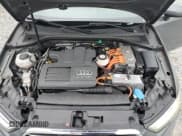 ✅ 2018 Audi A3 e-tron Sportback Premium Plus • VIN: WAUTPBFF6JA058204 • Лот: 64603995. Опубликован ранее на Copart с пробегом 149 300 миль. Бесплатный доступ к архиву аукционных продаж из США и подробный отчёт об истории автомобиля на DreamBid. Изображение 11.