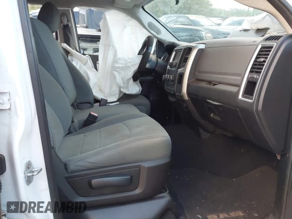 ✅ 2019 Ram 1500 SLT • VIN: 1C6RR7LT9KS696562 • Lot: 42327369. Wystawiony na IAAI z przebiegiem Nie podano. Bezpłatny archiwum sprzedaży aukcyjnych z USA i szczegółowy raport historii pojazdu na DreamBid. Zdjęcie 5.