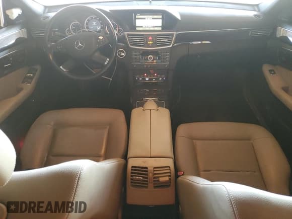 ✅ 2010 Mercedes-Benz E 350 Sport • VIN: WDDHF5GB1AA021785 • Lot: 89655035. Listed on Copart with 233,612 mi. Free auction sales archive from the USA and detailed vehicle history report at DreamBid. Image 8.