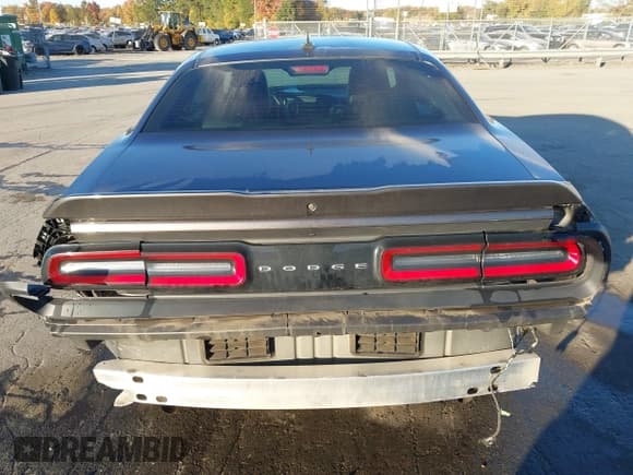 ✅ 2020 Dodge Challenger SXT • VIN: 2C3CDZAG7LH203814 • Lot: 43610375. Listed on IAAI with 104,408 mi. Free auction sales archive from the USA and detailed vehicle history report at DreamBid. Image 17.