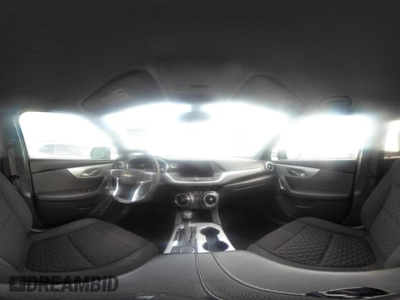 ✅ 2020 Chevrolet Blazer LT • VIN: 3GNKBCRS8LS537972 • Lot: 43260979. Wystawiony na IAAI z przebiegiem 103 372 mil. Bezpłatny archiwum sprzedaży aukcyjnych z USA i szczegółowy raport historii pojazdu na DreamBid. Zdjęcie 18.