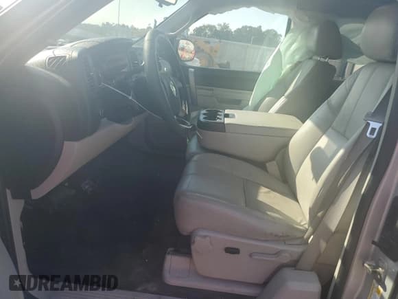 ✅ 2011 Chevrolet Silverado 1500 LT • VIN: 1GCRCSE00BZ313373 • Lot: 69677284. Listed on Copart with 179,892 mi. Free auction sales archive from the USA and detailed vehicle history report at DreamBid. Image 7.