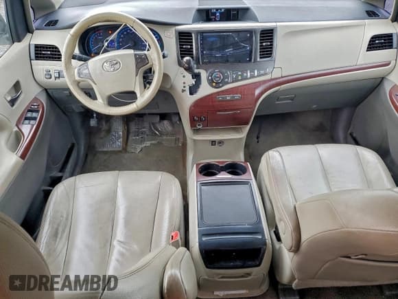 ✅ 2013 Toyota Sienna XLE • VIN: 5TDYK3DC1DS390841 • Lot: 96059335. Listed on Copart with 211,253 mi. Free auction sales archive from the USA and detailed vehicle history report at DreamBid. Image 8.