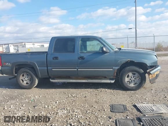 ✅ 2006 Chevrolet Silverado 1500 LT3 • VIN: 2GCEK13T061199110 • Lot: 43622888. Listed on IAAI with 223,941 mi. Free auction sales archive from the USA and detailed vehicle history report at DreamBid. Image 13.
