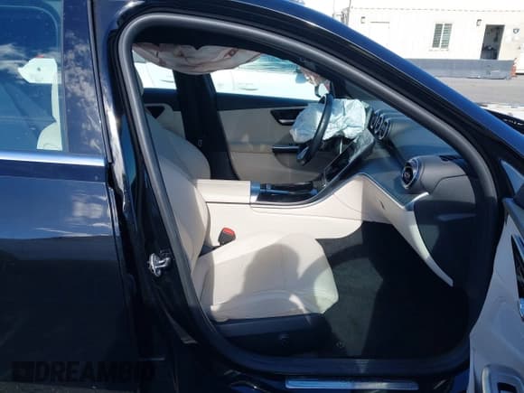 ✅ 2022 Mercedes-Benz C 300 • VIN: W1KAF4GB8NR017218 • Лот: 43752139. Опубликован ранее на IAAI с пробегом 30 737 миль. Бесплатный доступ к архиву аукционных продаж из США и подробный отчёт об истории автомобиля на DreamBid. Изображение 5.