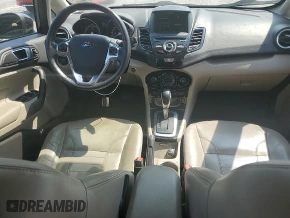 ✅ 2015 Ford Fiesta Titanium • VIN: 3FADP4CJ1FM122581 • Lot: 65582565. Wystawiony na Copart z przebiegiem 107 451 mil. Bezpłatny archiwum sprzedaży aukcyjnych z USA i szczegółowy raport historii pojazdu na DreamBid. Zdjęcie 8.