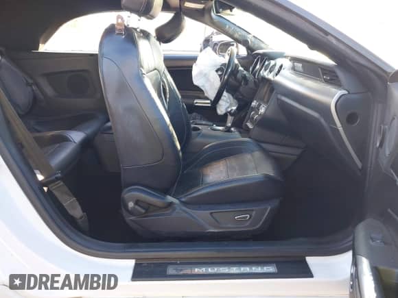 2021 Ford Mustang EcoBoost z VIN 1FATP8UH4M5102035, wystawiony jako IAAI lot #43443549 z przebiegiem 83 124 mil mil oraz . Historia ofert i sprzedaży dostępna na DreamBid. Obrazek 5.