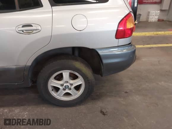 2004 Hyundai Santa Fe GLS с VIN KM8SC73EX4U813050, выставлен на аукционе IAAI как лот 40670488 с пробегом 234 125 миль миль и . История ставок и продаж доступна на DreamBid. Изображение 13.