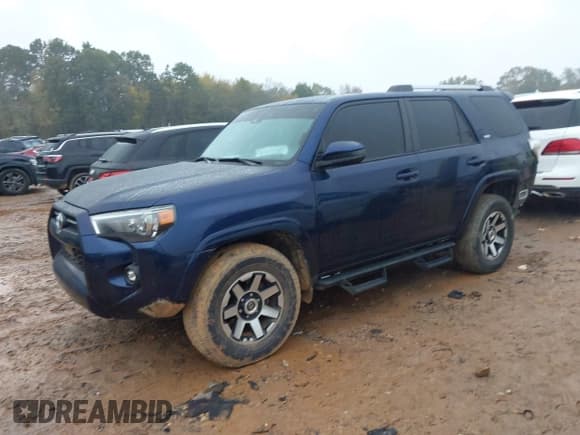 ✅ 2023 Toyota 4Runner SR5 • VIN: JTEEU5JR0P5285196 • Лот: 43532407. Опубликован ранее на IAAI с пробегом 44 084 миль. Бесплатный доступ к архиву аукционных продаж из США и подробный отчёт об истории автомобиля на DreamBid. Изображение 2.