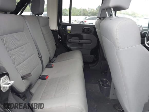 ✅ 2008 Jeep Wrangler Unlimited Sahara • VIN: 1J4GA59128L512626 • Lot: 42314761. Listed on IAAI with 116,161 mi. Free auction sales archive from the USA and detailed vehicle history report at DreamBid. Image 8.