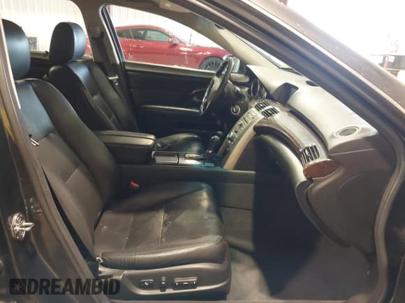 ✅ 2011 Acura RL Technology • VIN: JH4KB2F69BC000265 • Lot: 41516753. Listed on IAAI with 133,381 mi. Free auction sales archive from the USA and detailed vehicle history report at DreamBid. Image 5.