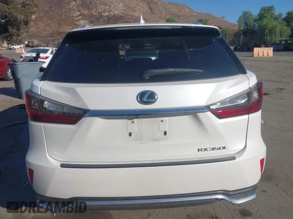 ✅ 2018 Lexus RX 350L Premium • VIN: JTJGZKCA8J2002912 • Lot: 43534533. Wystawiony na IAAI z przebiegiem 99 481 mil. Bezpłatny archiwum sprzedaży aukcyjnych z USA i szczegółowy raport historii pojazdu na DreamBid. Zdjęcie 16.