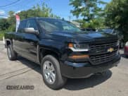 ✅ 2019 Chevrolet Silverado 1500 Custom • VIN: 2GCVKMEC4K1210280 • Lot: 66830995. Wystawiony na Copart z przebiegiem 115 513 mil. Bezpłatny archiwum sprzedaży aukcyjnych z USA i szczegółowy raport historii pojazdu na DreamBid. Zdjęcie 1.