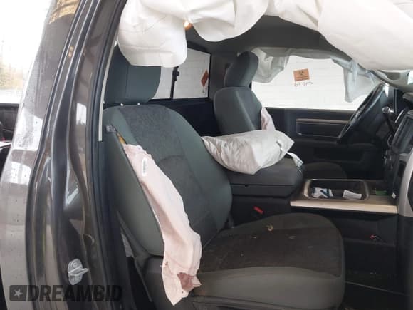 ✅ 2017 Ram 2500 Big Horn • VIN: 3C6MR5BJ2HG597631 • Lot: 43359462. Wystawiony na IAAI z przebiegiem 77 386 mil. Bezpłatny archiwum sprzedaży aukcyjnych z USA i szczegółowy raport historii pojazdu na DreamBid. Zdjęcie 8.