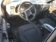 ✅ 2003 Chevrolet S-10 LS • VIN: 1GCDT19X238168971 • Лот: 88336175. Опубликован ранее на Copart с пробегом 138 443 миль. Бесплатный доступ к архиву аукционных продаж из США и подробный отчёт об истории автомобиля на DreamBid. Изображение 8.