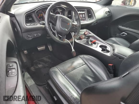 ✅ 2017 Dodge Challenger SXT • VIN: 2C3CDZAG4HH502460 • Lot: 68284853. Wystawiony na Copart z przebiegiem 95 969 mil. Bezpłatny archiwum sprzedaży aukcyjnych z USA i szczegółowy raport historii pojazdu na DreamBid. Zdjęcie 8.