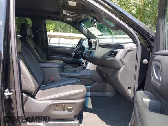 ✅ 2022 GMC Yukon XL SLT • VIN: 1GKS2GKD9NR312210 • Lot: 42646785. Wystawiony na IAAI z przebiegiem 99 276 mil. Bezpłatny archiwum sprzedaży aukcyjnych z USA i szczegółowy raport historii pojazdu na DreamBid. Zdjęcie 5.