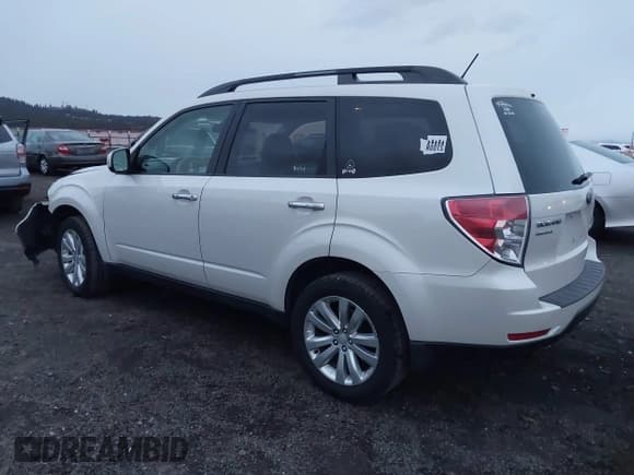 ✅ 2013 Subaru Forester X Premium • VIN: JF2SHADC2DH440452 • Lot: 43740829. Listed on IAAI with 89,774 mi. Free auction sales archive from the USA and detailed vehicle history report at DreamBid. Image 3.