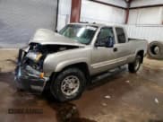 ✅ 2003 Chevrolet Silverado 2500HD LS • VIN: 1GCHK29U83E149472 • Lot: 90380385. Wystawiony na Copart z przebiegiem Nie podano. Bezpłatny archiwum sprzedaży aukcyjnych z USA i szczegółowy raport historii pojazdu na DreamBid. Zdjęcie 1.