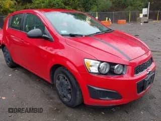 2013 Chevrolet Sonic LS с VIN 1G1JA6SGXD4117722, выставлен на аукционе IAAI как лот 43399572 с пробегом 156 754 миль миль и . История ставок и продаж доступна на DreamBid. Изображение 1.