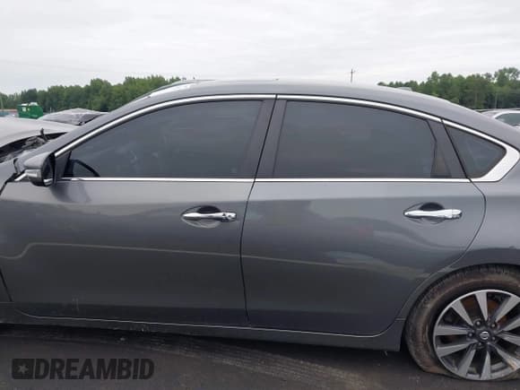 ✅ 2017 Nissan Altima SL • VIN: 1N4AL3AP8HC267198 • Lot: 42903982. Listed on IAAI with 116,297 mi. Free auction sales archive from the USA and detailed vehicle history report at DreamBid. Image 15.