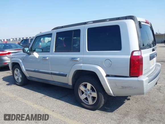 ✅ 2006 Jeep Commander • VIN: 1J8HG48N06C210930 • Lot: 42382695. Wystawiony na IAAI z przebiegiem 166 928 mil. Bezpłatny archiwum sprzedaży aukcyjnych z USA i szczegółowy raport historii pojazdu na DreamBid. Zdjęcie 3.