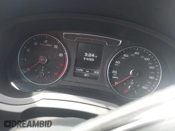 ✅ 2018 Audi Q3 Premium • VIN: WA1ECCFS0JR031442 • Lot: 42269770. Wystawiony na IAAI z przebiegiem 115 791 mil. Bezpłatny archiwum sprzedaży aukcyjnych z USA i szczegółowy raport historii pojazdu na DreamBid. Zdjęcie 7.