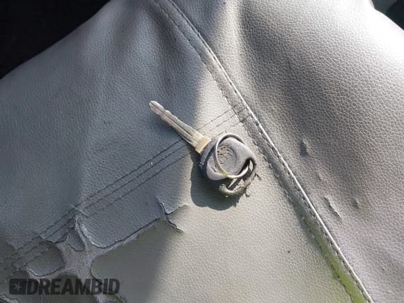 ✅ 2006 Chevrolet Equinox LS • VIN: 2CNDL13F566069342 • Лот: 42517397. Опубликован ранее на IAAI с пробегом 140 050 миль. Бесплатный доступ к архиву аукционных продаж из США и подробный отчёт об истории автомобиля на DreamBid. Изображение 11.