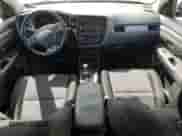 2016 Mitsubishi Outlander SE с VIN JA4AZ3A31GZ017989, выставлен на аукционе Copart как лот 70414525 с пробегом 99 347 миль миль и Списание • Salvage title. История ставок и продаж доступна на DreamBid. Изображение 8.