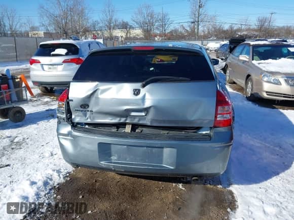 2006 Dodge Magnum with VIN 2D4FV47T06H415474, listed as a IAAI auction lot 41597365 with 172,597 mi miles and . Bid and sale history available at DreamBid. Image 16.