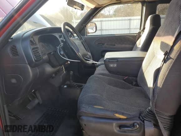 1999 Dodge 1500 с VIN 1B7HF13Z6XJ562751, выставлен на аукционе Copart как лот 83121794 с пробегом 220 804 миль миль и Списание • Salvage title. История ставок и продаж доступна на DreamBid. Изображение 7.