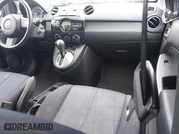 ✅ 2013 Mazda 2 Sport • VIN: JM1DE1KY0D0153009 • Lot: 43020897. Listed on IAAI with 181,231 mi. Free auction sales archive from the USA and detailed vehicle history report at DreamBid. Image 5.
