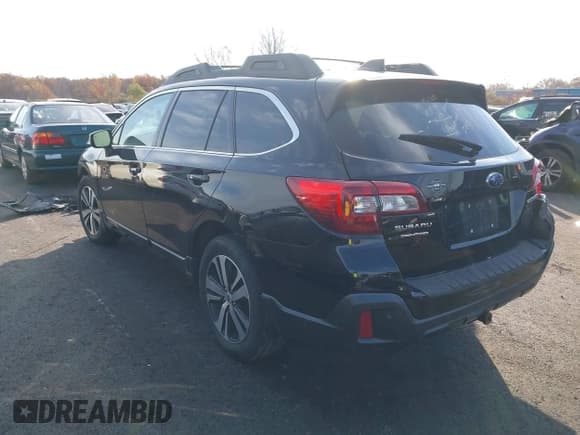 ✅ 2018 Subaru Outback Limited • VIN: 4S4BSANC1J3321651 • Lot: 43621404. Listed on IAAI with 129,014 mi. Free auction sales archive from the USA and detailed vehicle history report at DreamBid. Image 3.