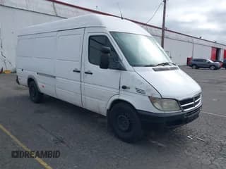✅ 2004 Dodge Sprinter • VIN: WD2PD744445627199 • Lot: 42652364. Listed on IAAI with 438,765 mi. Free auction sales archive from the USA and detailed vehicle history report at DreamBid. Image 1.