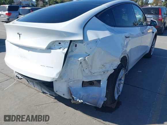 ✅ 2023 Tesla Model Y Long Range • VIN: 7SAYGDEEXPF899328 • Лот: 43584602. Опубликован ранее на IAAI с пробегом 26 098 миль. Бесплатный доступ к архиву аукционных продаж из США и подробный отчёт об истории автомобиля на DreamBid. Изображение 6.