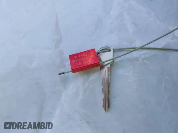 ✅ 2002 Chevrolet Suburban LS • VIN: 3GNEC16Z92G255776 • Лот: 42883752. Опубликован ранее на IAAI с пробегом 302 700 миль. Бесплатный доступ к архиву аукционных продаж из США и подробный отчёт об истории автомобиля на DreamBid. Изображение 11.