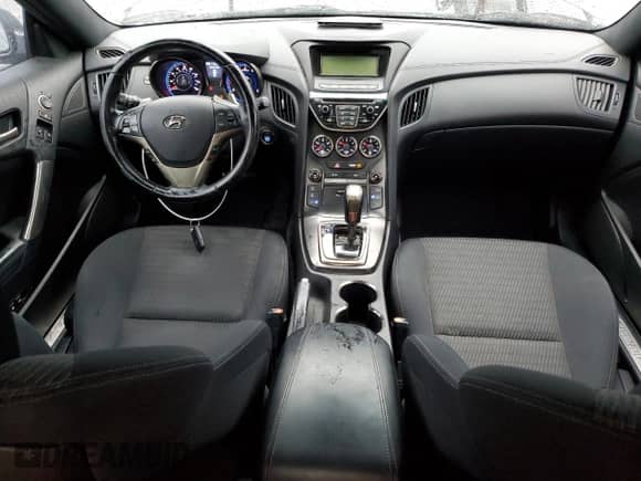 2014 Hyundai Genesis Coupe R-Spec z VIN KMHHT6KD2EU115613, wystawiony jako Copart lot #48880845 z przebiegiem 112 257 mil mil oraz Czysty tytuł • Clean title. Historia ofert i sprzedaży dostępna na DreamBid. Obrazek 8.