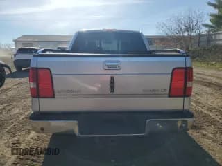 ✅ 2006 Lincoln Mark LT • VIN: 5LTPW18596FJ16335 • Lot: 91349875. Wystawiony na Copart z przebiegiem 222 570 mil. Bezpłatny archiwum sprzedaży aukcyjnych z USA i szczegółowy raport historii pojazdu na DreamBid. Zdjęcie 6.