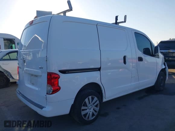 ✅ 2017 Nissan NV200 SV • VIN: 3N6CM0KN0HK696340 • Lot: 43528617. Listed on IAAI with 126,558 mi. Free auction sales archive from the USA and detailed vehicle history report at DreamBid. Image 4.