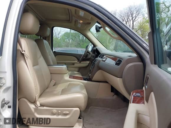 2011 Chevrolet Tahoe LTZ с VIN 1GNSKCE00BR237767, выставлен на аукционе IAAI как лот 42020189 с пробегом 256 822 миль миль и . История ставок и продаж доступна на DreamBid. Изображение 5.