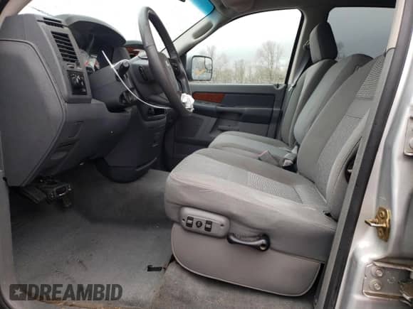 2006 Dodge 3500 SLT z VIN 3D7LX38CX6G117779, wystawiony jako Copart lot #43637885 z przebiegiem 187 875 mil mil oraz Szkoda całkowita • Salvage title. Historia ofert i sprzedaży dostępna na DreamBid. Obrazek 7.