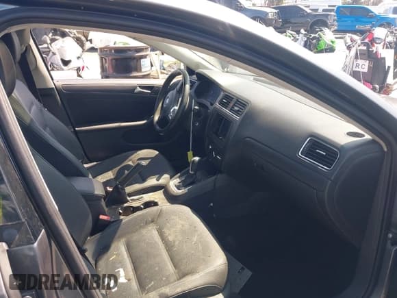 ✅ 2011 Volkswagen Jetta SE • VIN: 3VWDZ7AJ4BM389150 • Lot: 42725639. Listed on IAAI with 101,271 mi. Free auction sales archive from the USA and detailed vehicle history report at DreamBid. Image 5.