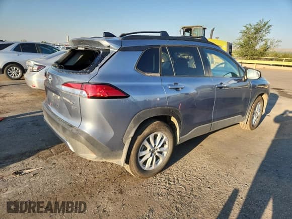 ✅ 2025 Toyota Corolla Cross LE • VIN: 7MUBAABGXSV134378 • Lot: 69758365. Wystawiony na Copart z przebiegiem 10 873 mil. Bezpłatny archiwum sprzedaży aukcyjnych z USA i szczegółowy raport historii pojazdu na DreamBid. Zdjęcie 3.